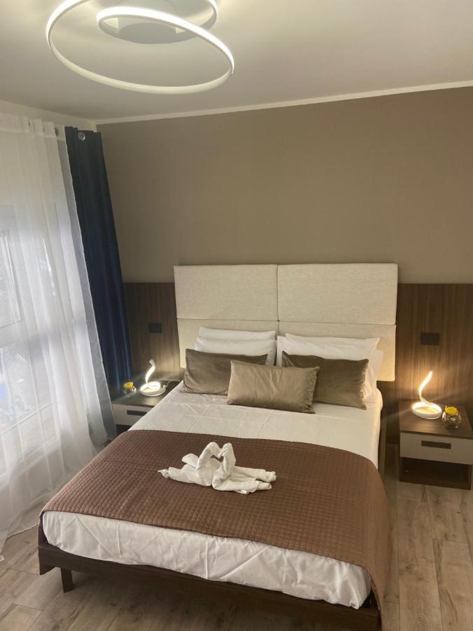 פלרמו Hotel Plaza Ungheria מראה חיצוני תמונה