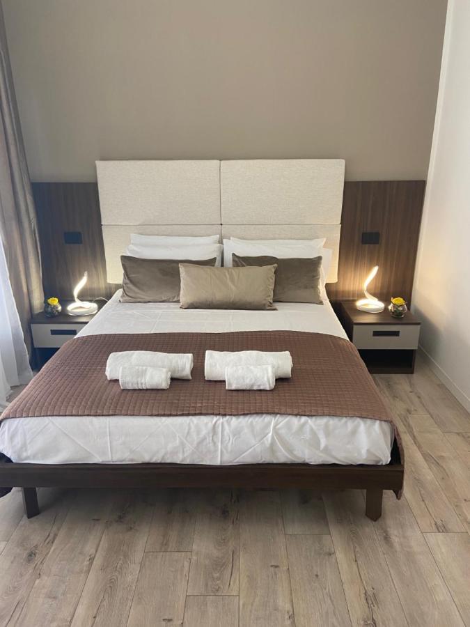 פלרמו Hotel Plaza Ungheria מראה חיצוני תמונה