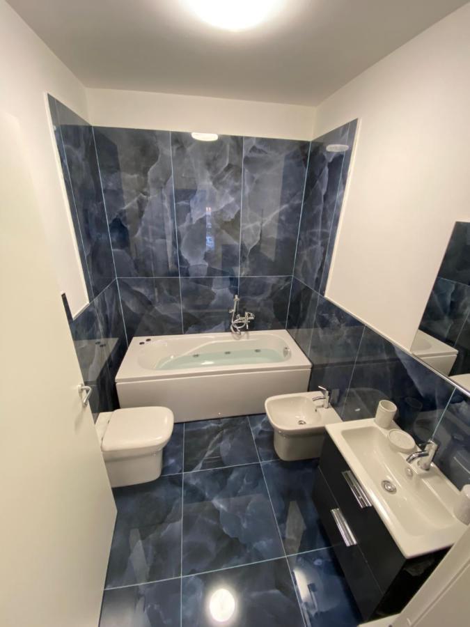 פלרמו Hotel Plaza Ungheria מראה חיצוני תמונה