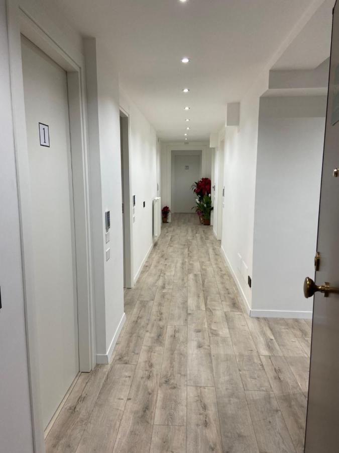 פלרמו Hotel Plaza Ungheria מראה חיצוני תמונה