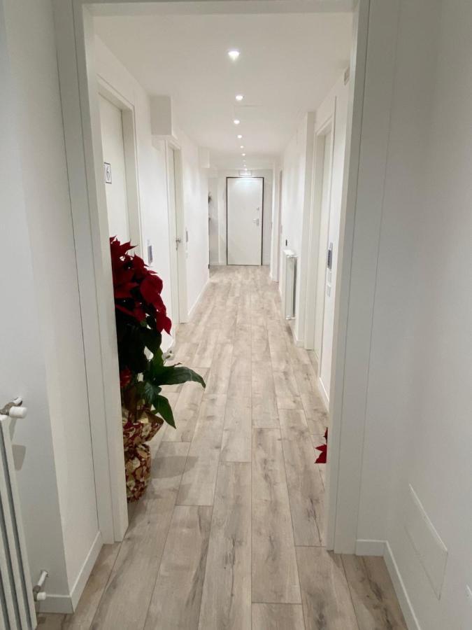 פלרמו Hotel Plaza Ungheria מראה חיצוני תמונה