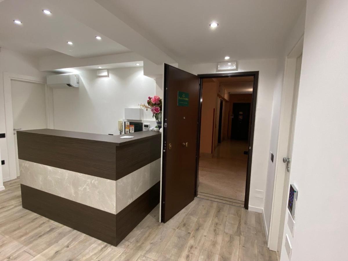 פלרמו Hotel Plaza Ungheria מראה חיצוני תמונה